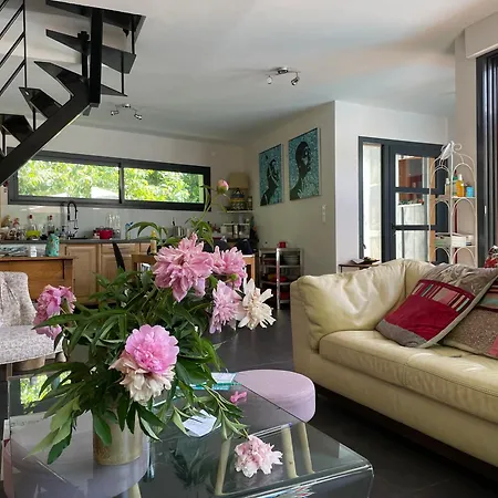 Duplex Terrasse & Piscine Privee - Vue -nature -proche Lyon