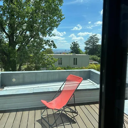 Duplex Terrasse & Piscine Privee - Vue -nature -proche Lyon Villa